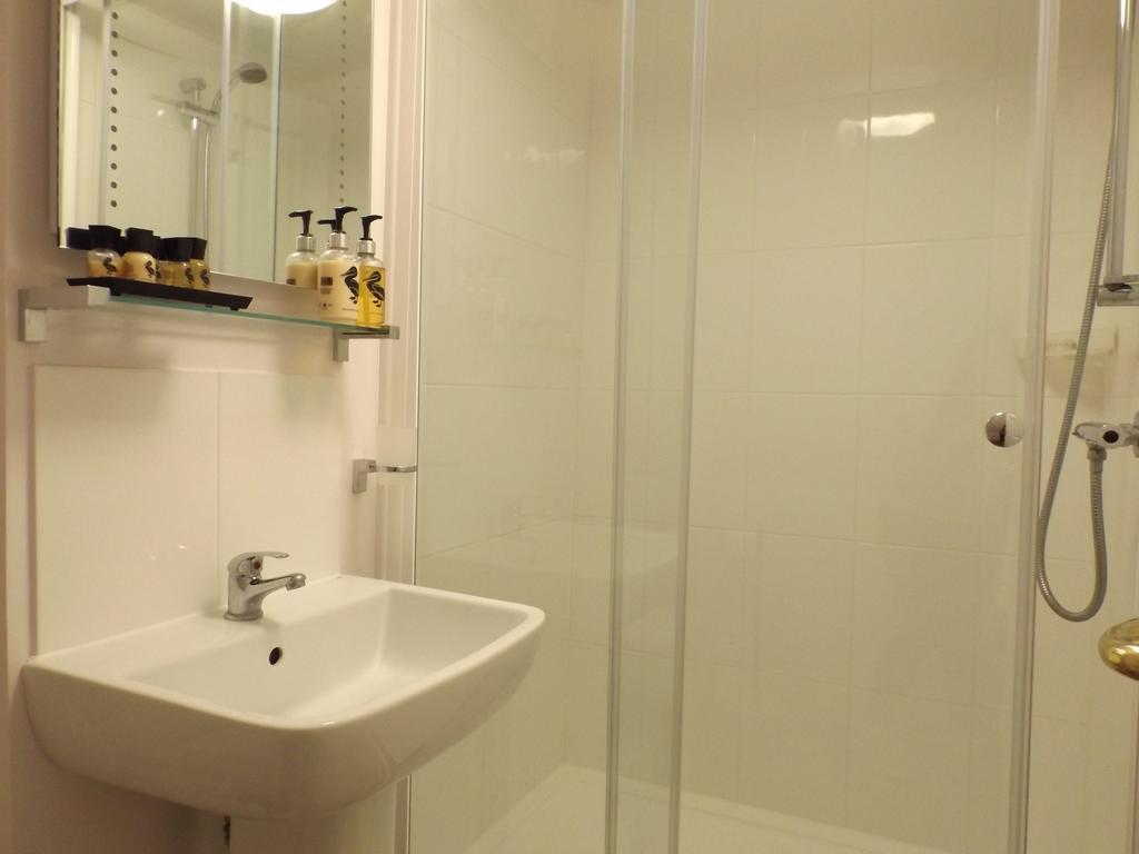 Old Riverview Guest House Earith Rom bilde